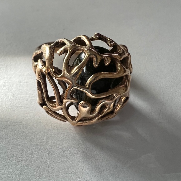 Alice Shannon Jewelry - Avant-garde Stone Caged Women’s Ring